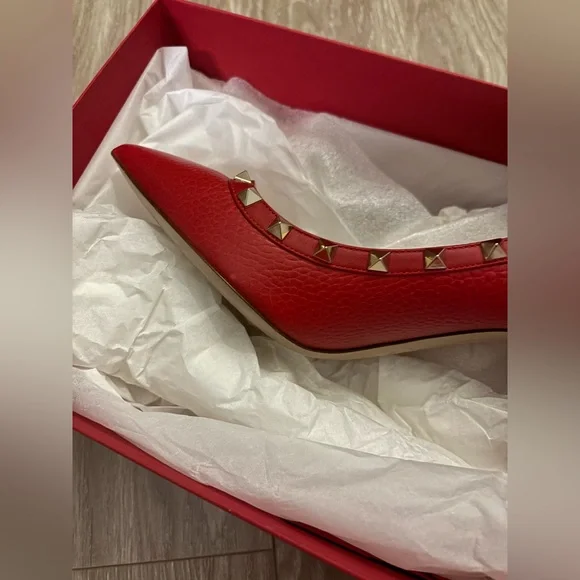 Valentino Garavani Studded Red Heels - Picture 9 of 12